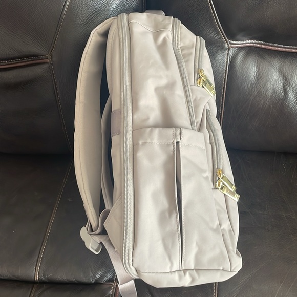 SIGNATURE FAY TRIP BACKPACK - Picture 5 of 8